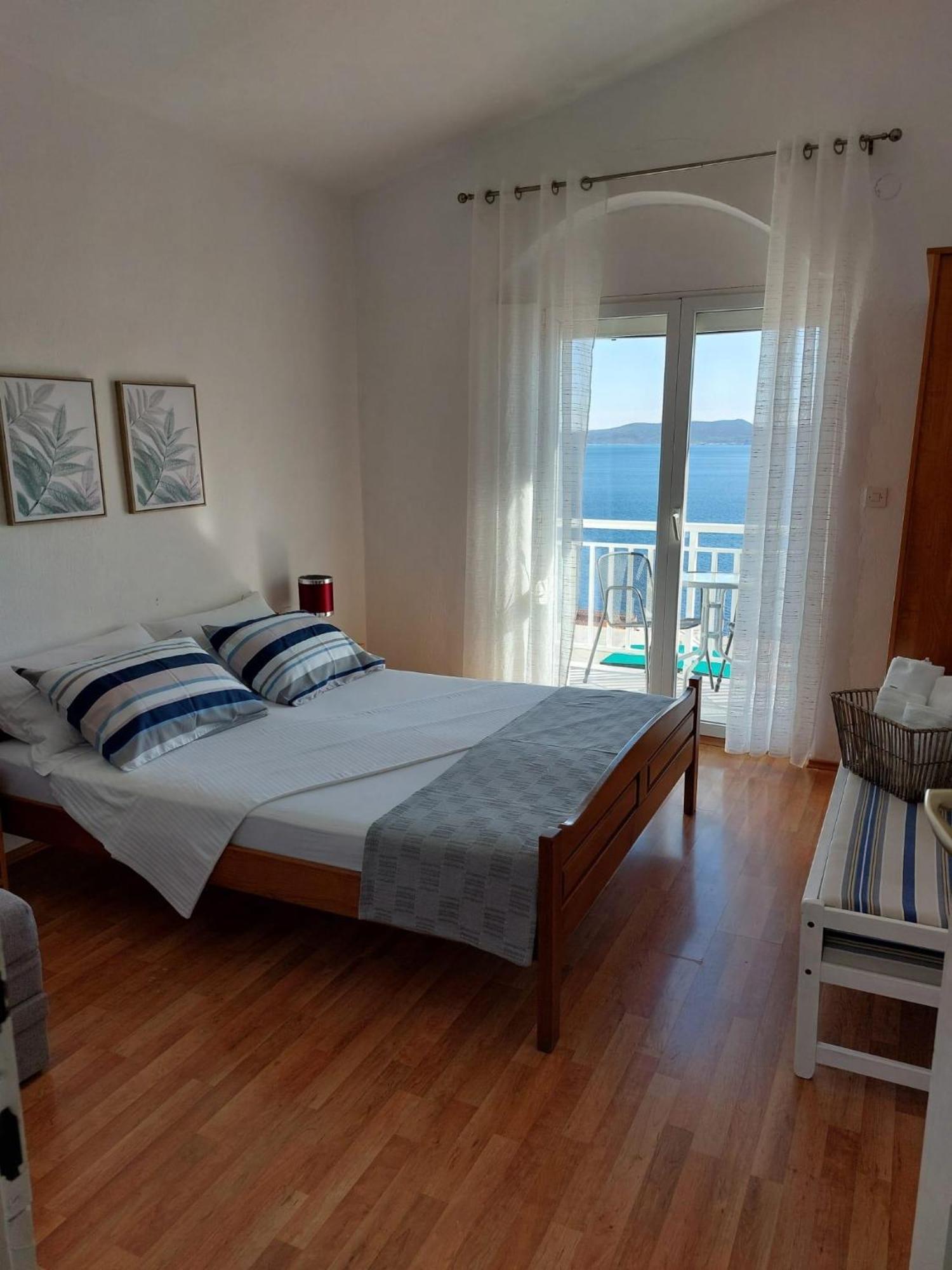 Apartments With A Parking Space Pisak, Omis - 1009 Bagian luar foto